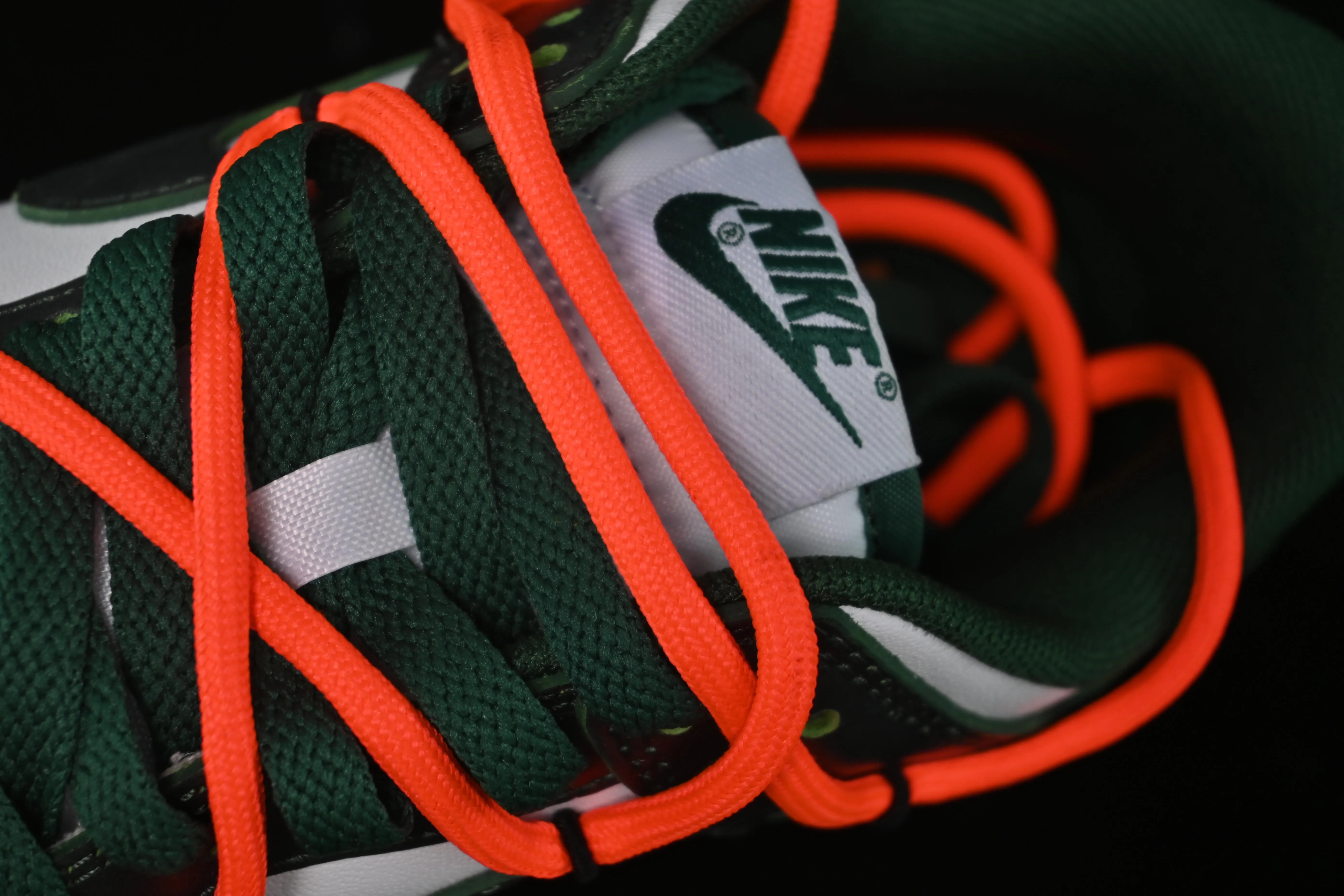 All Categories Nk SB Dunk Series Nk SB Dunk Low Low-top sneakers Nike SB Dunk Low Laser Green Straps Low-top casual sneakers DD1391-101